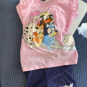 Kids “Bluey” Cartoon Outfit – Pink Ruffle Sleeve Top & Navy Shorts